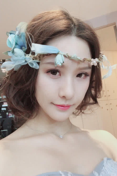 女主播阿冷旧照曝光,昔日校花女神,网友:现在长"残了"!