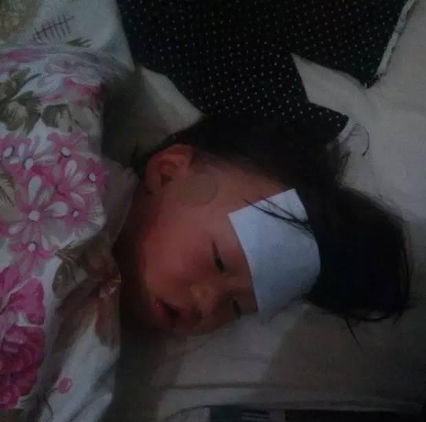 父母必须要知道孩子感冒发烧后应该捂汗还是散热