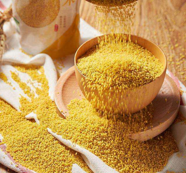 小米中所含的类雌激素物质,能滋阴.