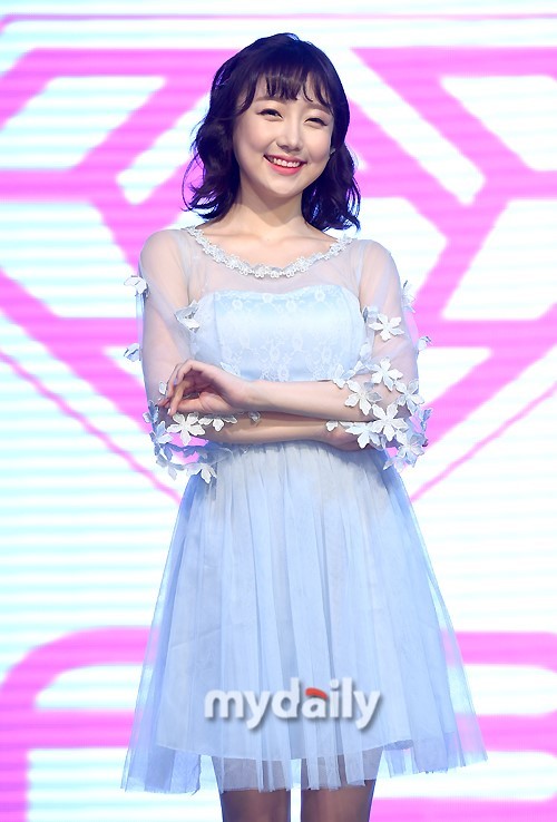 韩国女团baba首尔举行新曲发售showcase