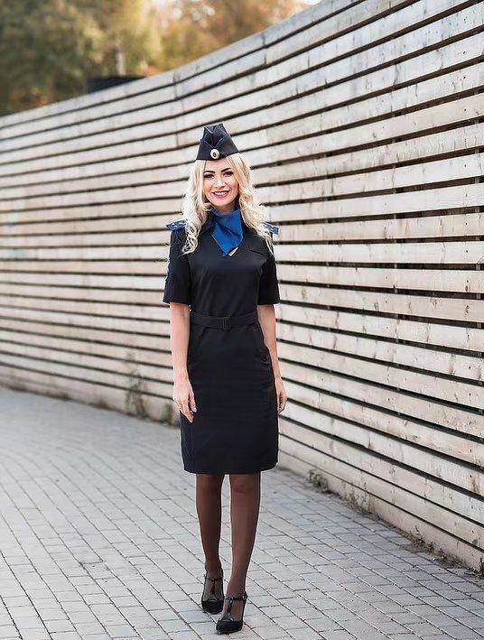 图为长相甜美的俄罗斯女兵