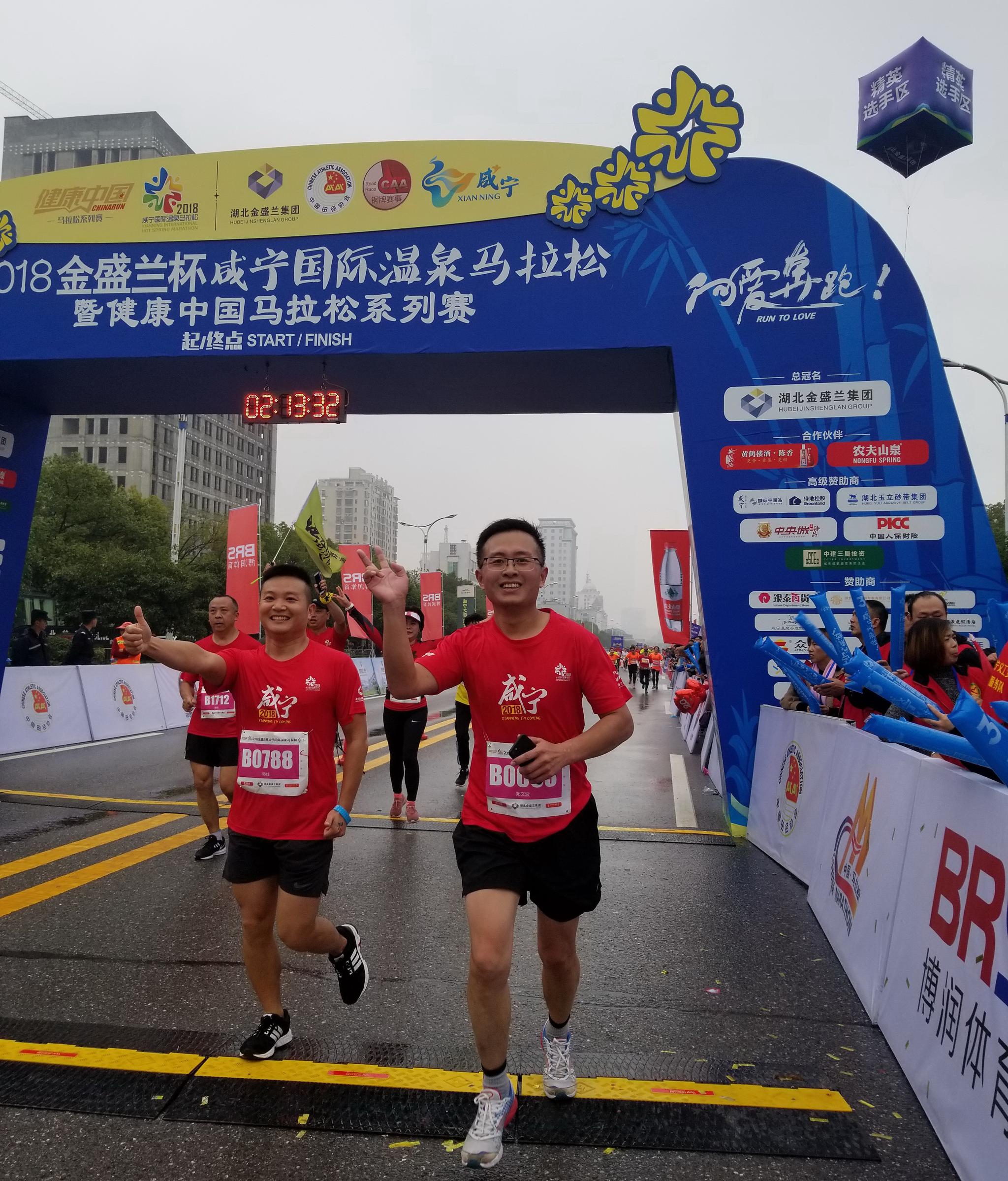 一个非洲人跑马拉松的喜剧电影(一个非洲人跑马拉松的喜剧电影叫啥)