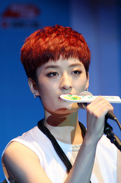 曾轶可狮子座唱红大街小巷却和天仙刘亦菲产生瓜葛