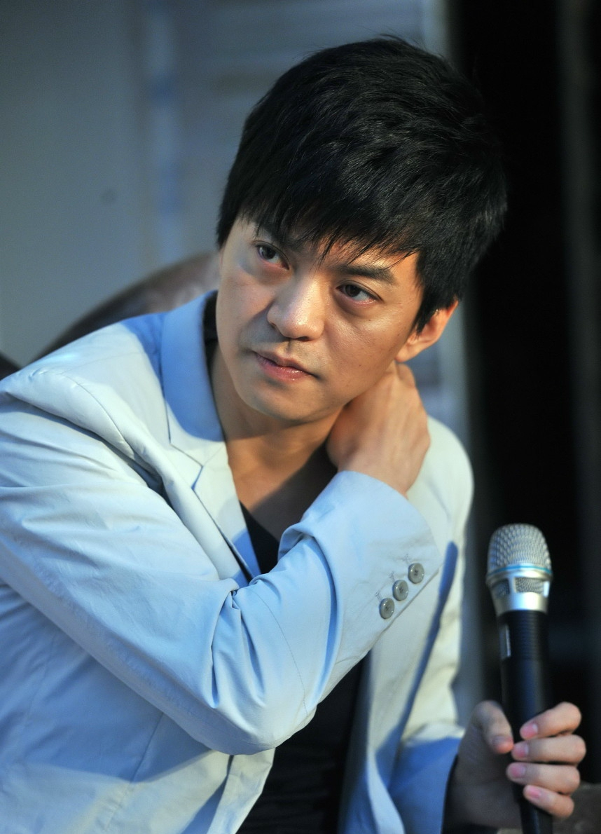 被称为中国内地流行歌坛音乐诗人才华横溢的歌手李健