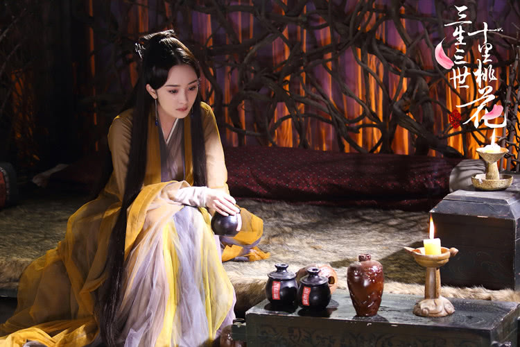 白浅飞升上神后的11套衣服图9是向素锦讨眼时所穿图11最美