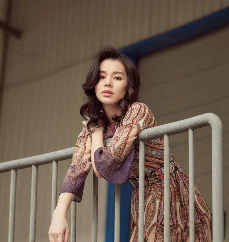 知名度较高的就是angelababy了,由于ab爷爷是德国人,所以杨颖也拥有四