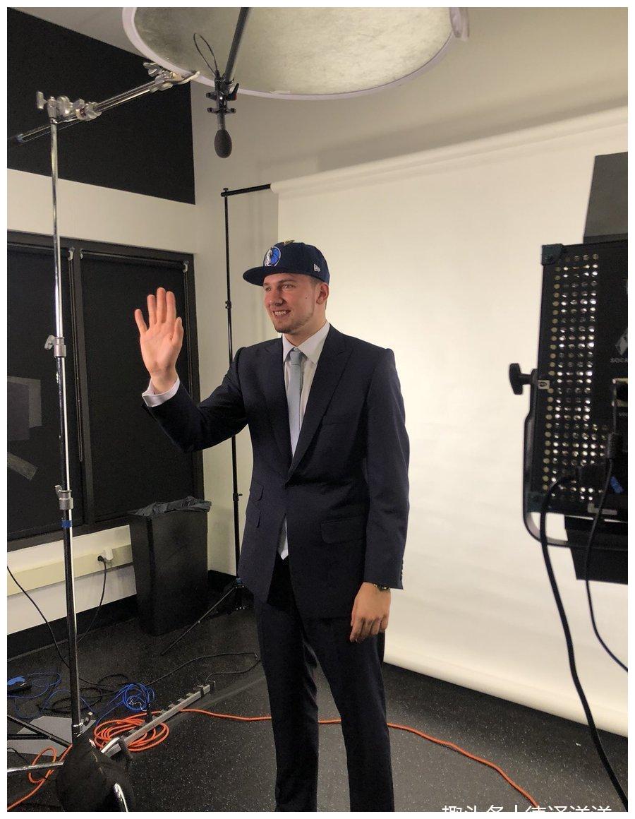 兜兜转转还是迎来天王接班人东契奇终于来到达拉斯