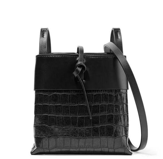 30款最美黑包|与秋冬约会,你只差一款黑色包包