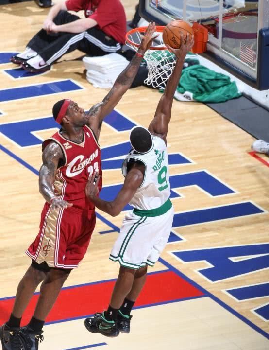 这队友没法当了!詹姆斯生涯追帽集锦出炉,隆多:你是魔鬼吗?