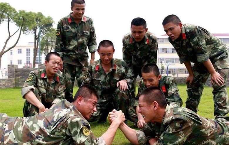 军人在部队打架,会受到什么惩罚?后果比你想象的还要残酷