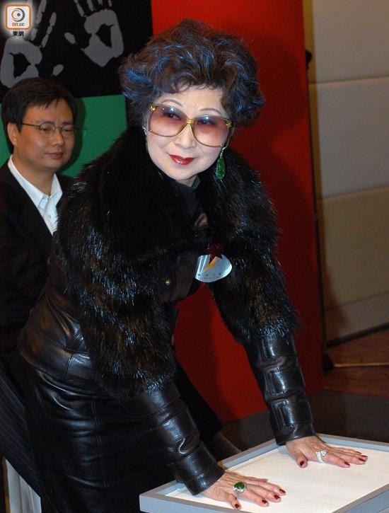 武侠女星于素秋逝世, 成龙深夜发文悼念