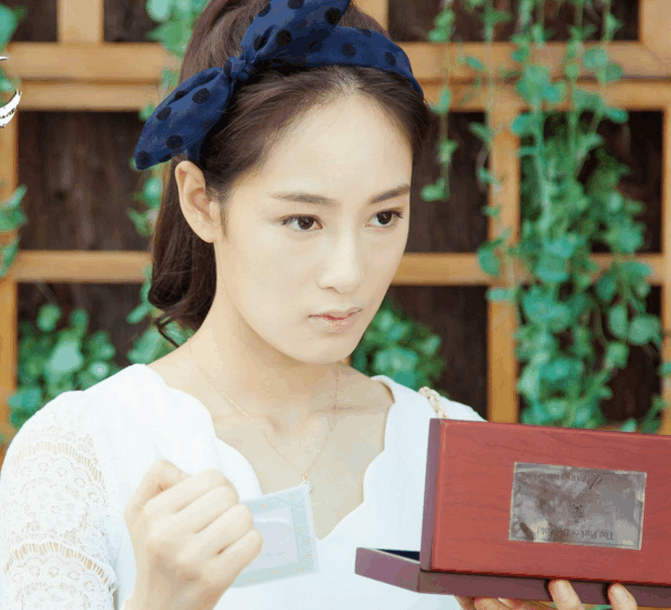 方婷宜自我检讨,诚信道歉,并与嫉妒多年的百草打开心结,这一幕