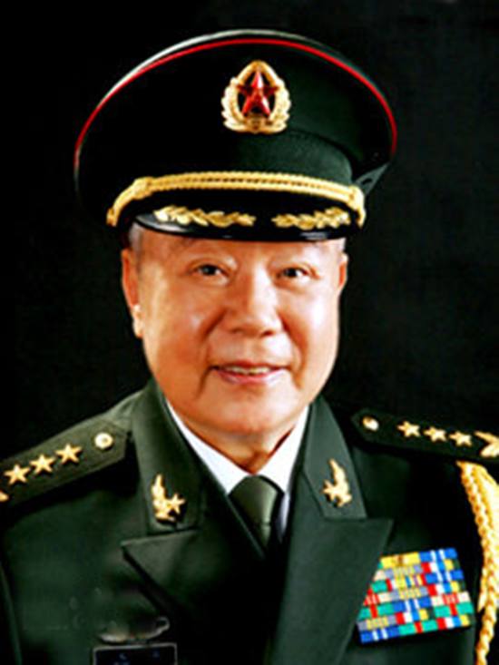 他成为将军后爱兵如子,善于与官兵们打成一片.