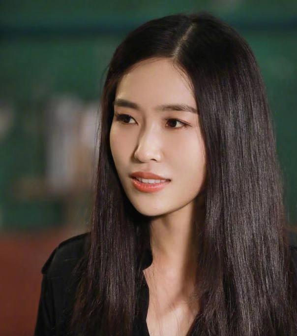 虎父无犬女张艺谋女儿张末不仅人长得漂亮还被人称赞很有才