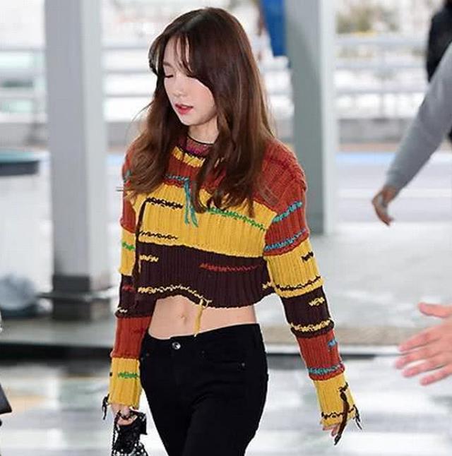 辣眼睛,曾经的少女时代队长在冬天竟然穿一件露肚脐衣服