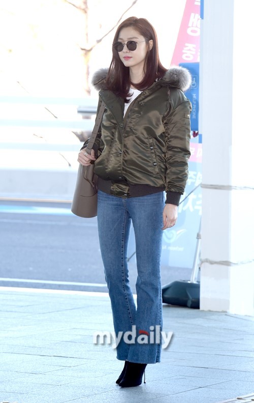 韩国女艺人徐智慧飞往日本冲绳拍杂志写真