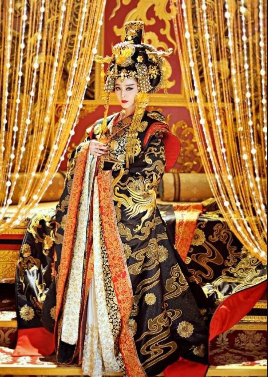 武则天鲜为人知的业余生活,花养的非常好,还亲自设计服装