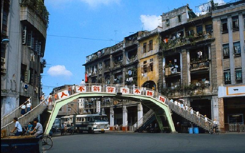 日本人拍摄的80年代广州: 没想到那么破旧, 和现在完全不同