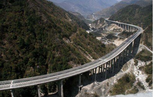 中国真正的天路全长240公里人称云端高速你去过这里吗