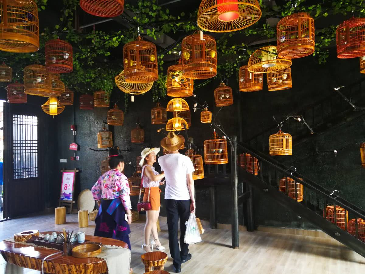 丹寨万达小镇:开辟贵州民族村寨旅游新模式,以后何必非去西江呢