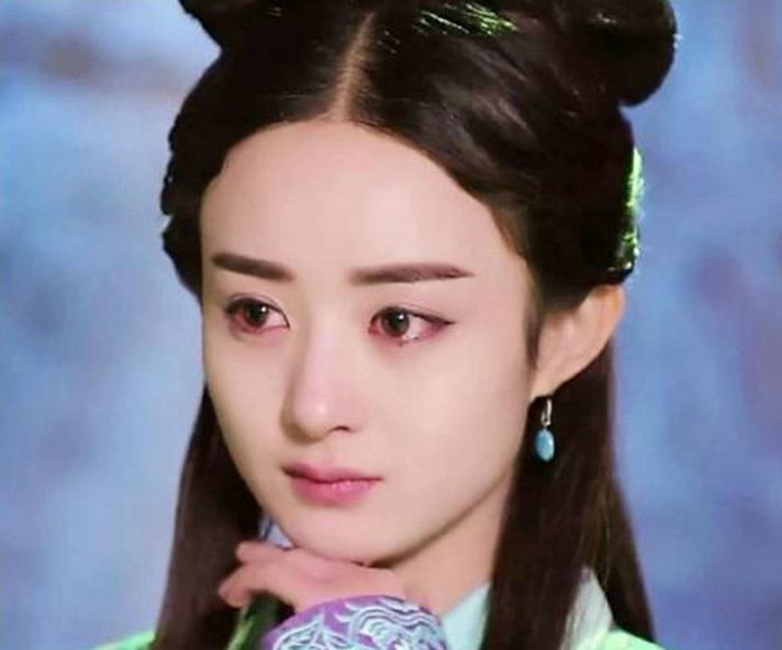 赵丽颖在古装剧中流泪的瞬间,眼眶红红的,让人心疼王艳在古装剧中