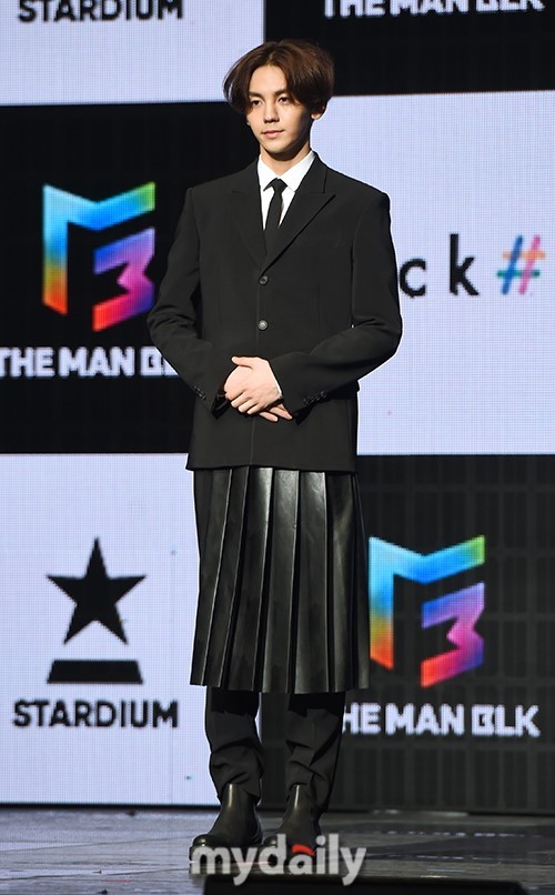 韩国演员组合themanblk出道showcase