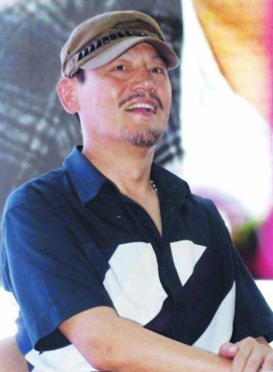 他是演艺界的传奇,为获得儿子抚养权不惜净身出户,如今儿子走红|巍子