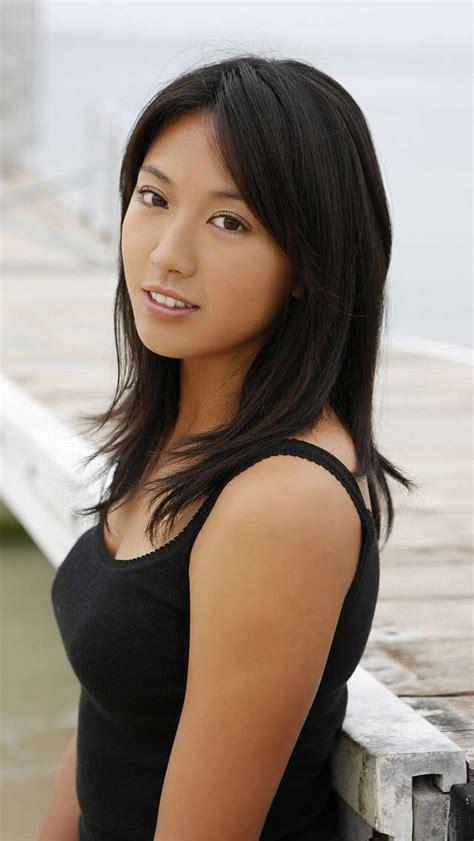 她被评为日本"最想娶回家"的运动员,当模特却被吐槽"腿太粗"