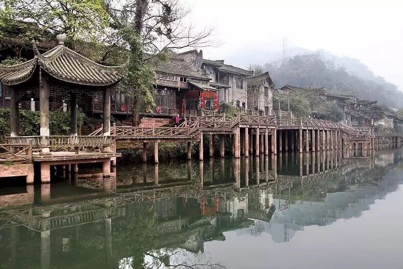 眉山柳江古镇.夏天也是玩水的时节,烟雨柳江不会让你失望.