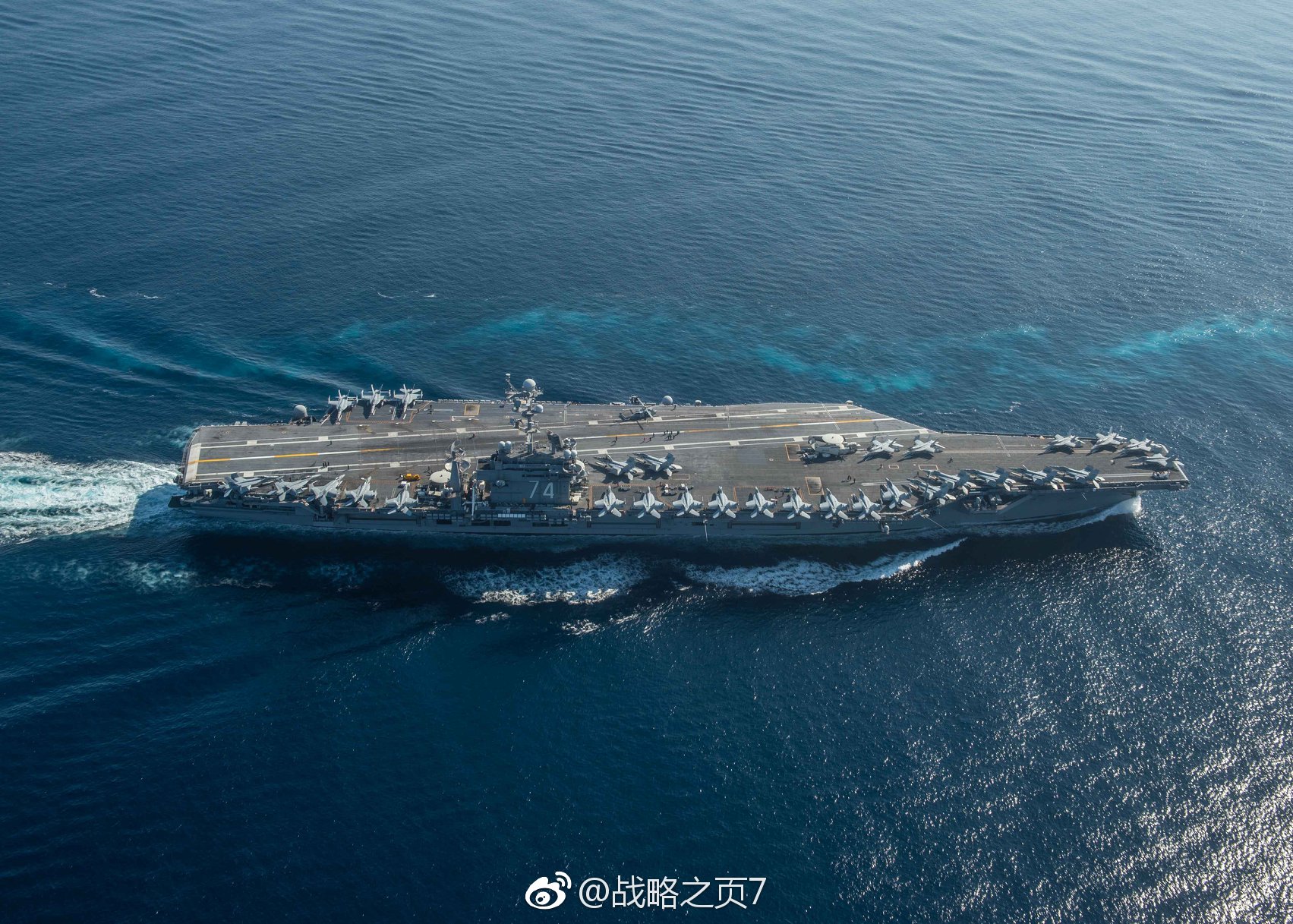 今天凌晨美海军斯坦尼斯号航母cvn74从加州圣迭戈海军基地出港进