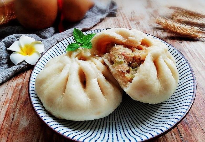 这个瓜一块钱一个,用它做肉包子,鲜美多汁,一口气吃了3个