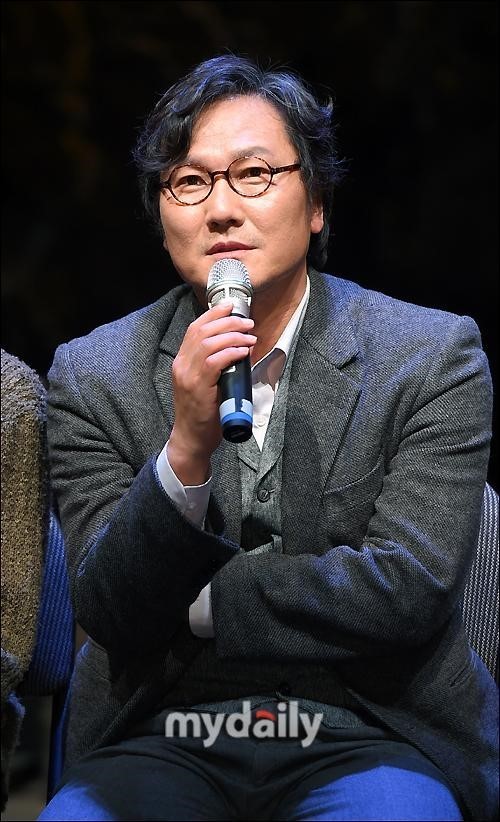 韩国艺人金泰勋被揭露性丑闻而辞去大学教授职务