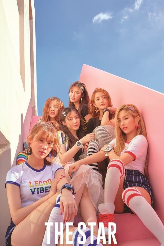 韩国女团(g)i-dle拍杂志写真展清纯可爱魅力