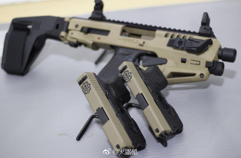 美国caa公司出的micro roni手枪卡宾转换套件