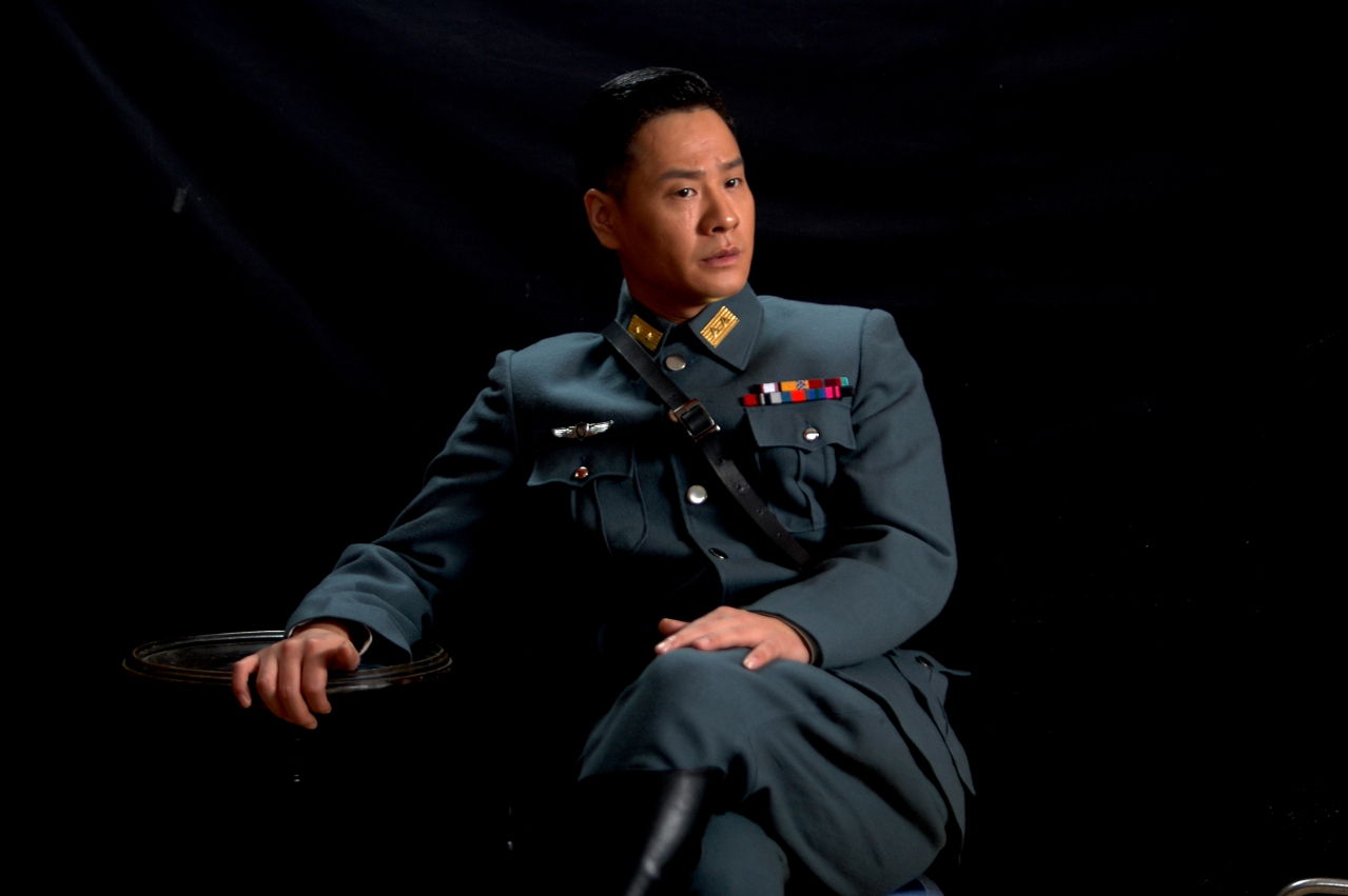 和很多当红的明星都有过合作,起点也很高,出演过很多正剧题材的电视剧