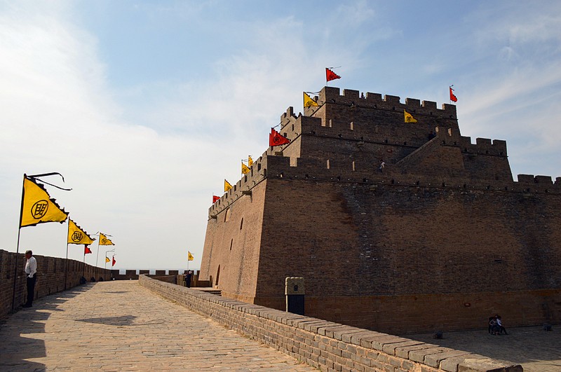 万里长城第一台被刻满字 密度惊人|镇北台|万里长城|城墙_新浪新闻