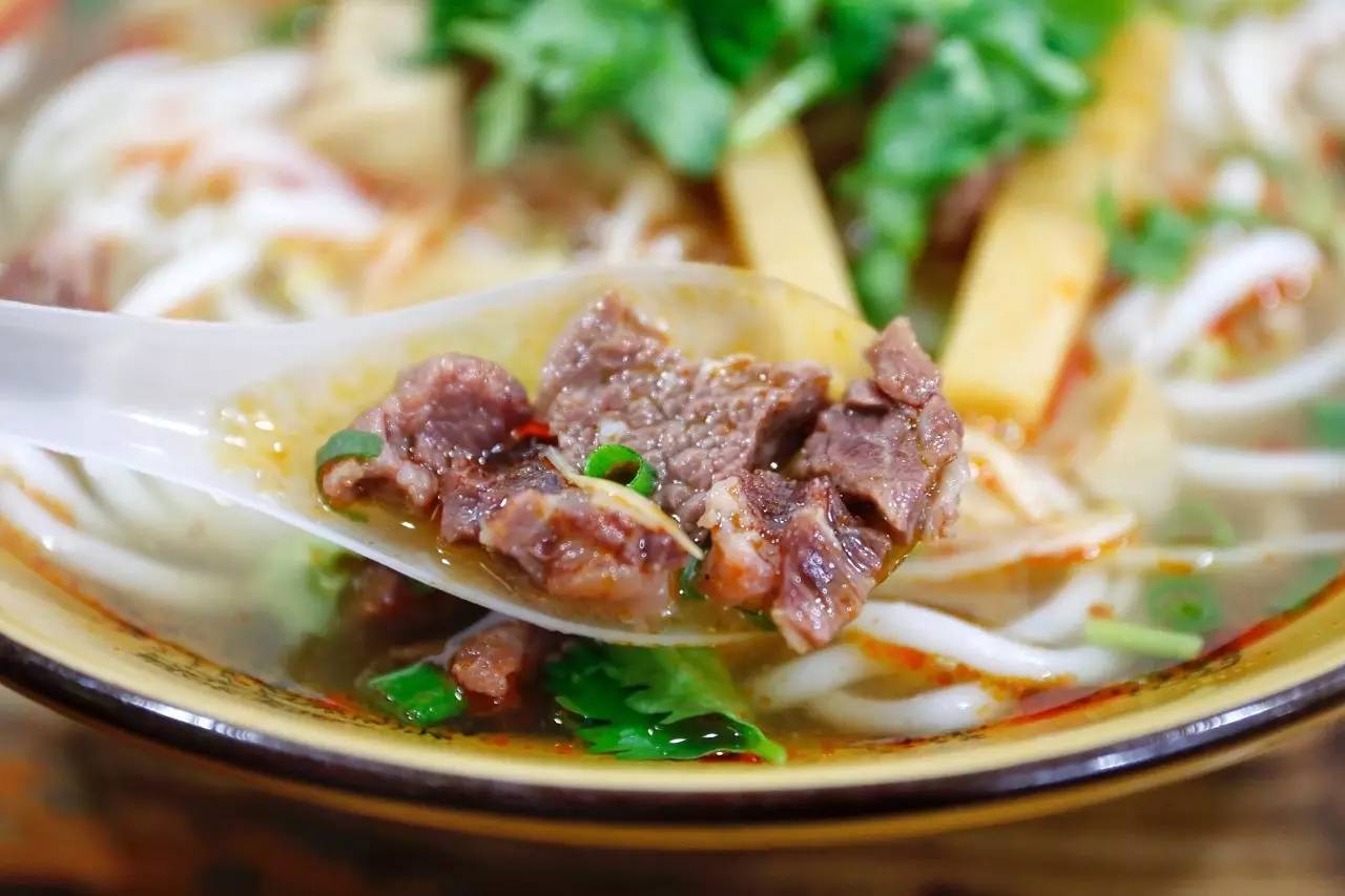 这碗粉又"臭"又香,大部分人吃到最后居然都哭了?