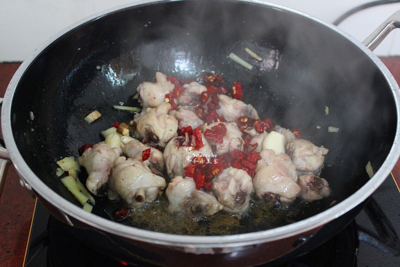 鸡肉这样做,香辣可口太好吃了,拿牛肉都不换