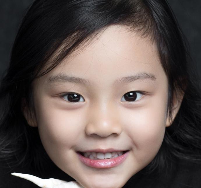 5岁的甜馨真是可爱