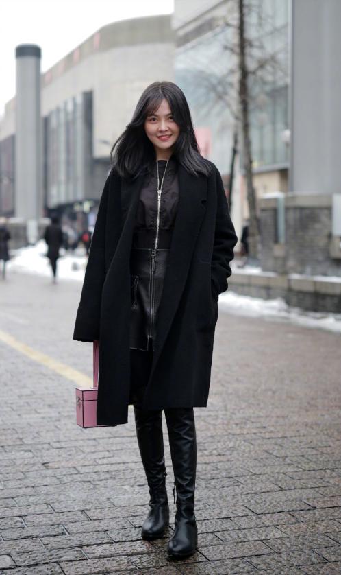 不同材质一身黑的气场