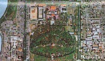 北京中轴线出现"景山坐像",这个人像是谁?至今还是未解之谜