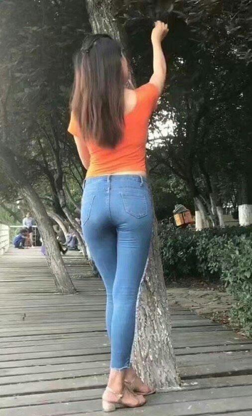 牛仔裤胖瘦女人穿都好看不张扬的美丽