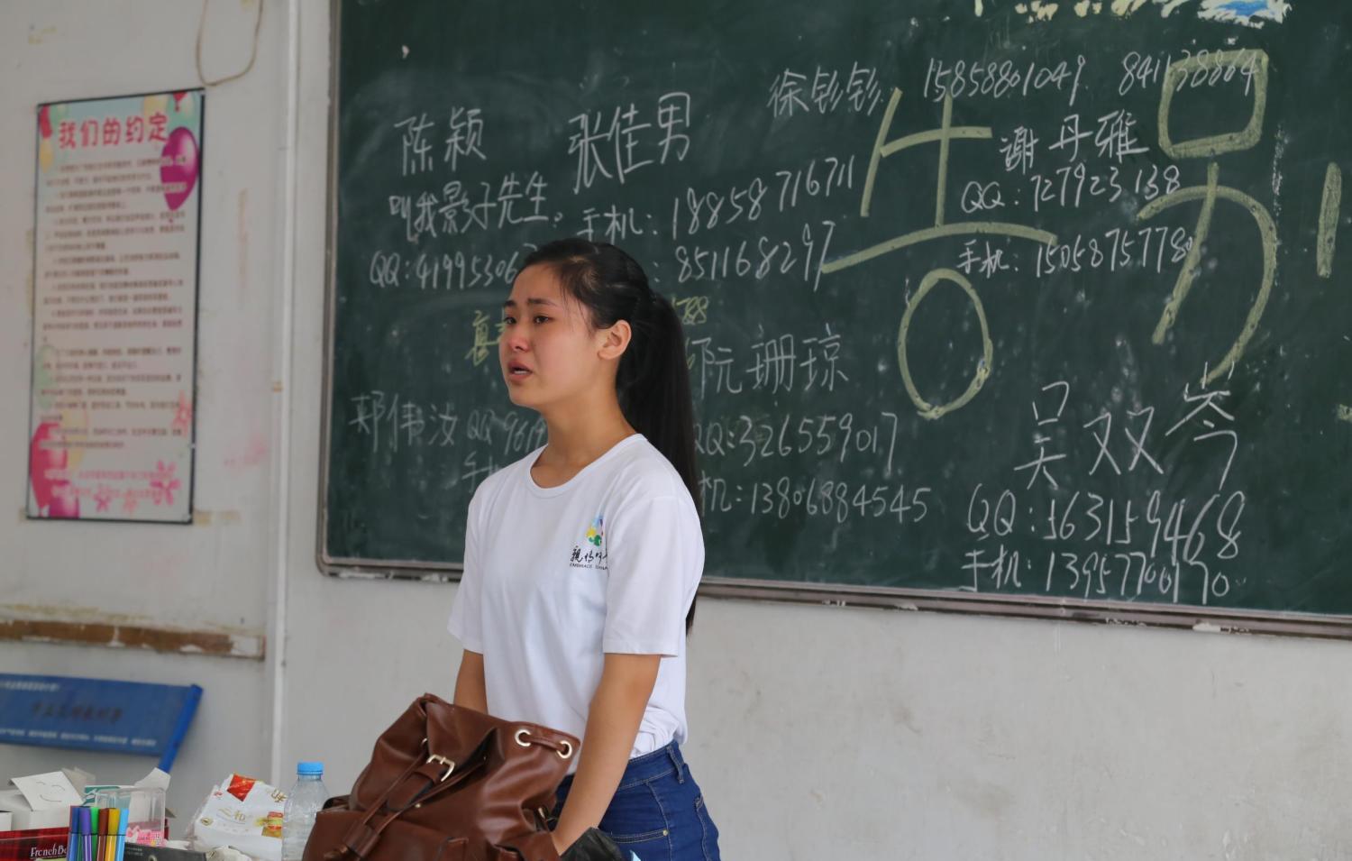 16岁女孩离家出走, 父母苦寻3个月, 养父一句话让她颜面扫地!