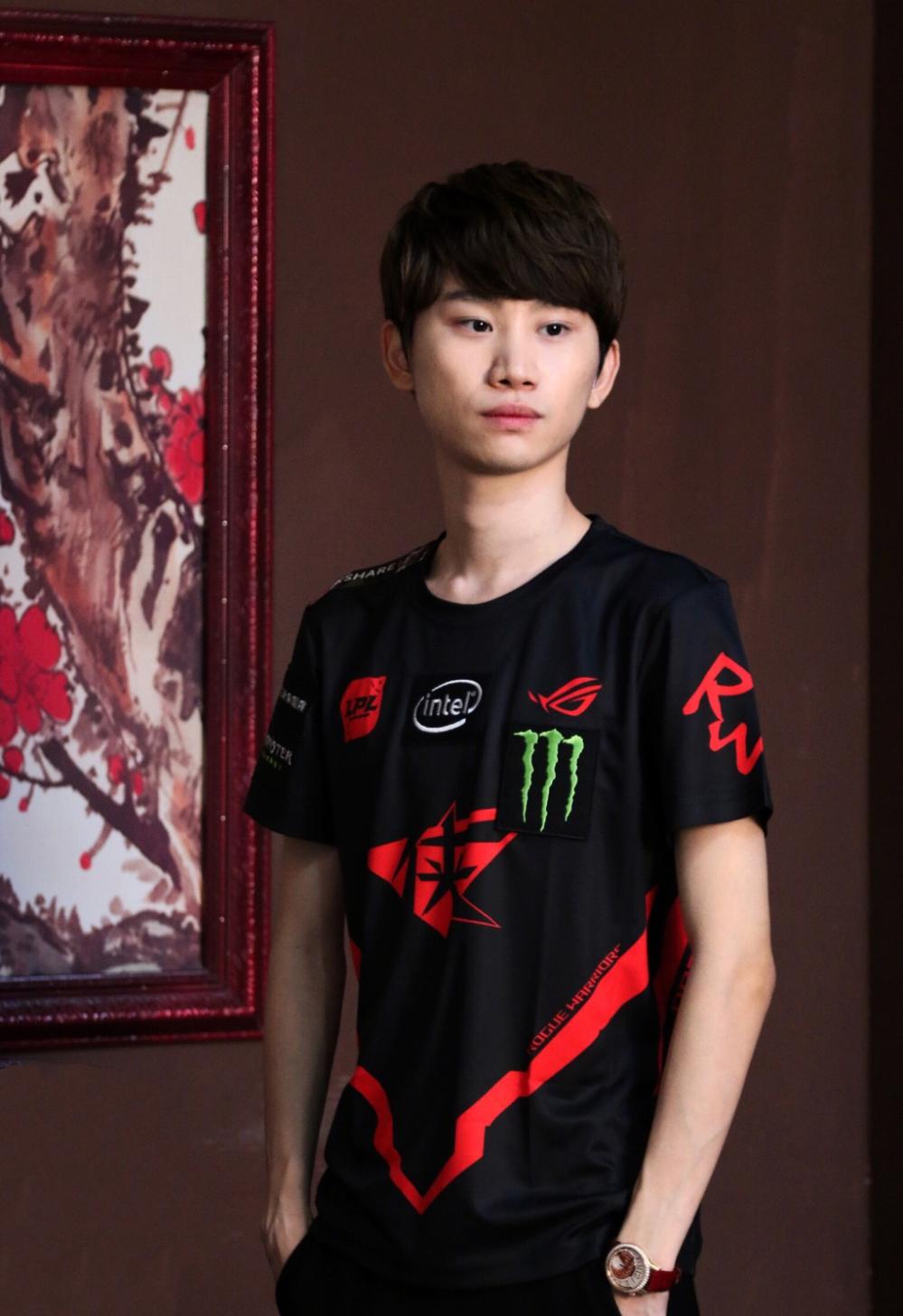 doinb掠食者男刀锋称霸全场, blg众人胆战心惊