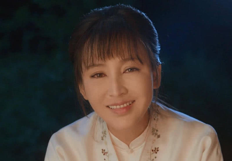 25岁嫁给爱情,老公是正直导演,44岁生完3娃仍被宠得像公主|导演|公主|