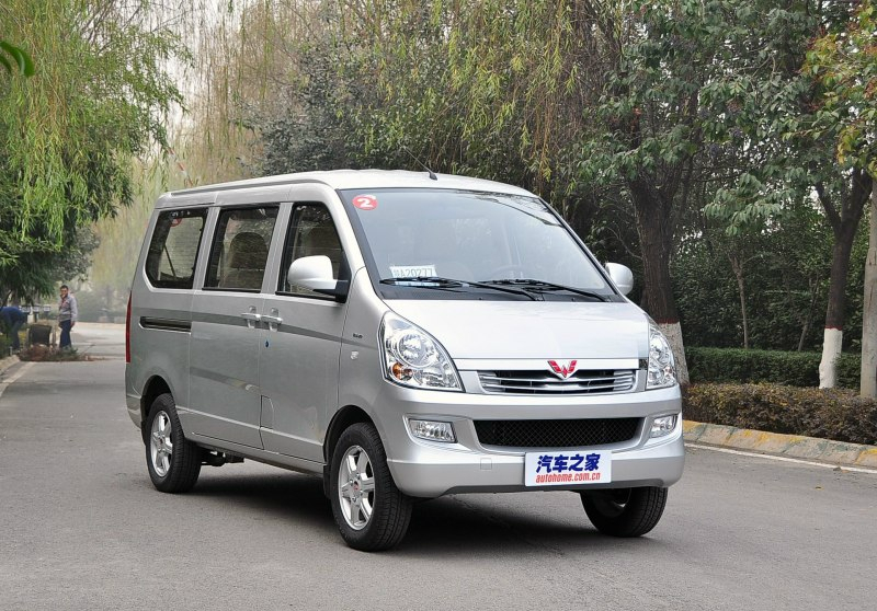 一代神车,五菱荣光