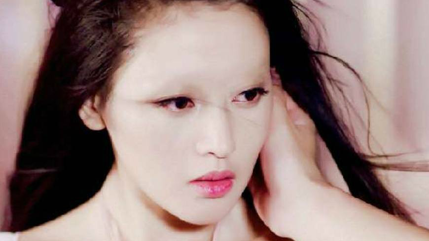 假如女星没眉毛,杨幂额头变大,赵丽颖更帅,关晓彤有些怪异