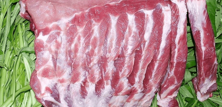 为啥自己炖的排骨肉老不入味?看完饭店大厨怎么做的,或许就明白