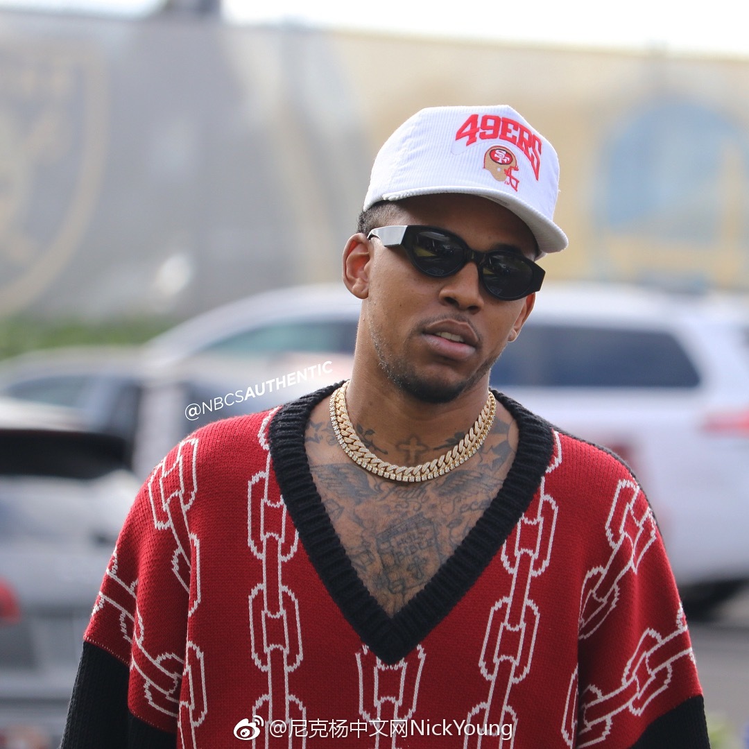 1 - 0 尼克杨上场21分钟,6分1板1抢断,三分4中2