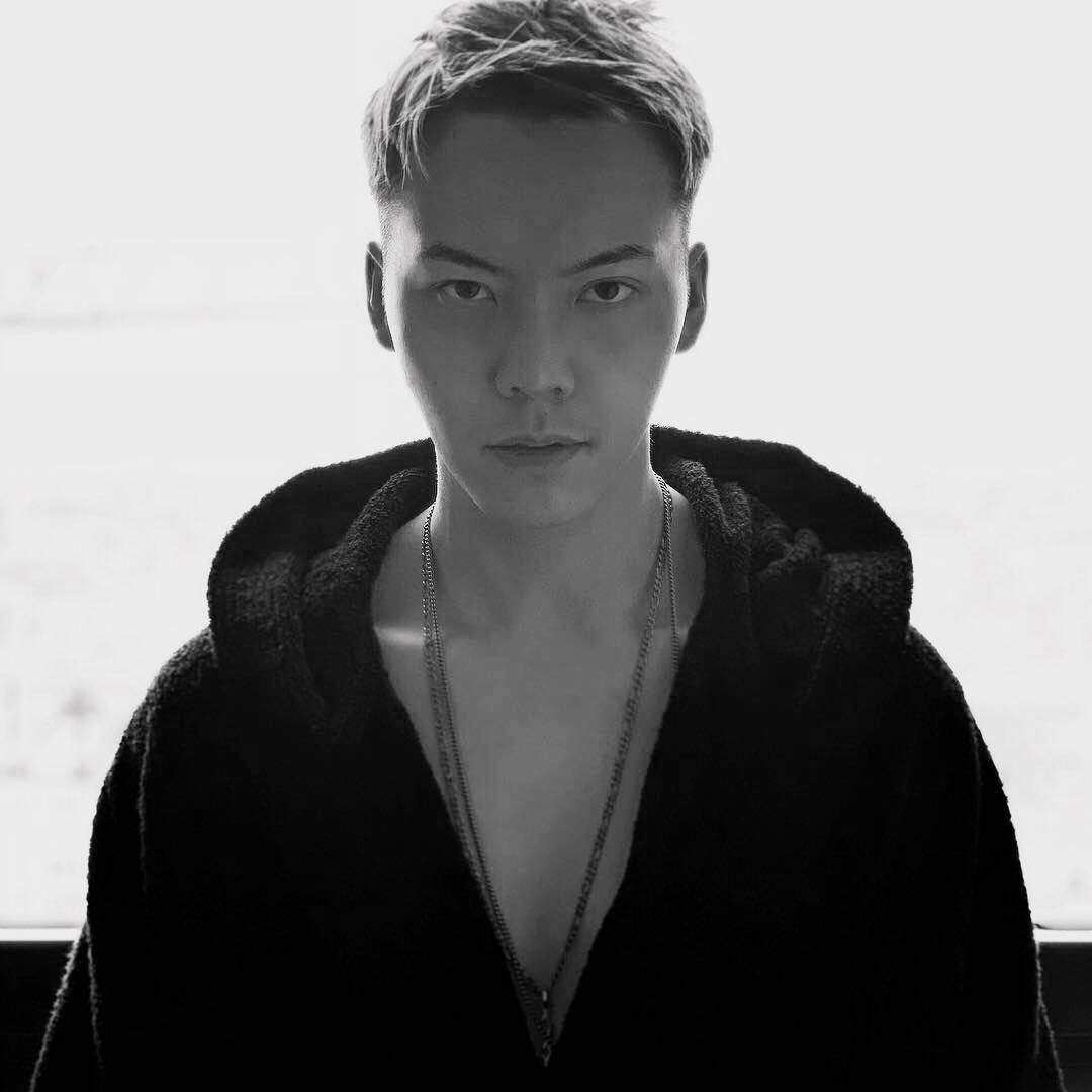 陈伟霆 x 黑白照 | 很撩人了